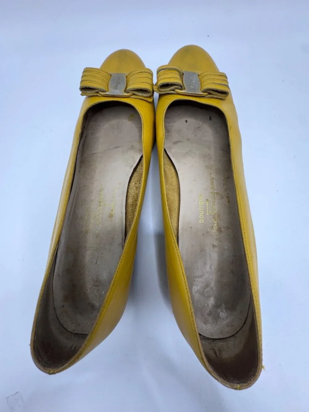 Salvatore Ferragamo Women’s Shoe Size 9.5 B Vtg Yellow Leather Flats Bow Accent - Picture 12 of 12